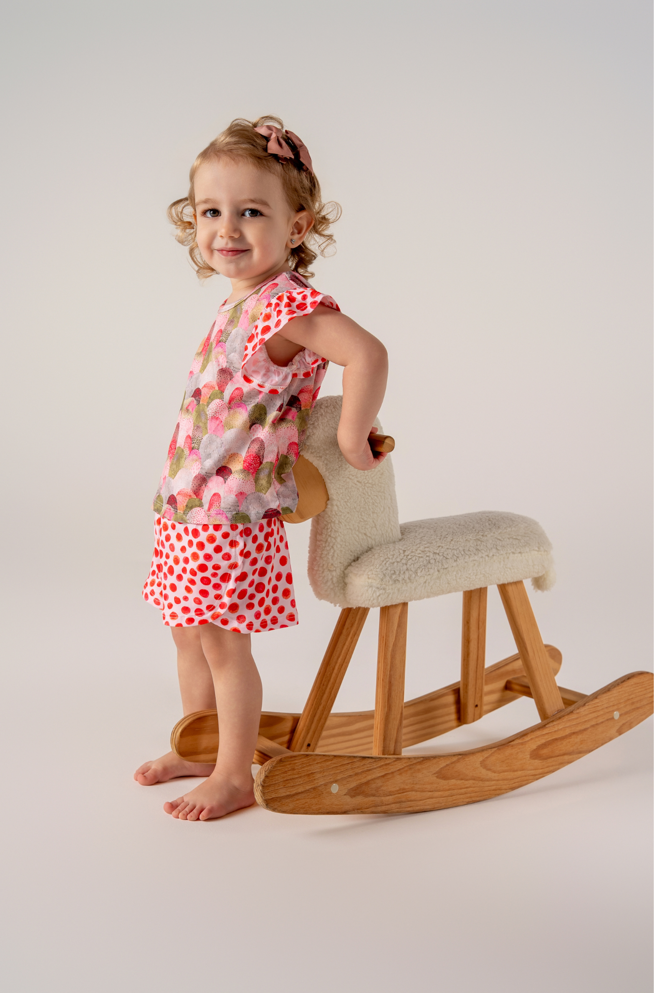 Conjunto Infantil Blusinha com Babado e Short Aquarela de Verão
