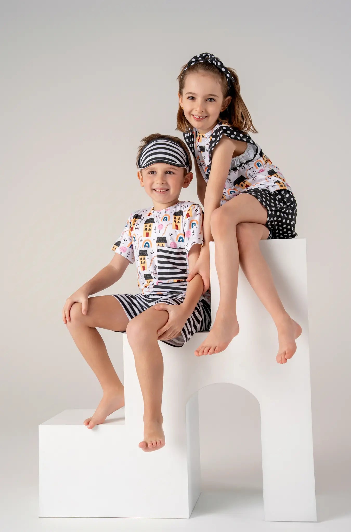 Conjunto Infantil Camiseta Manga Curta e Bermuda Nossa Rua Voilá | Feitas para dormir, perfeitas para brincar