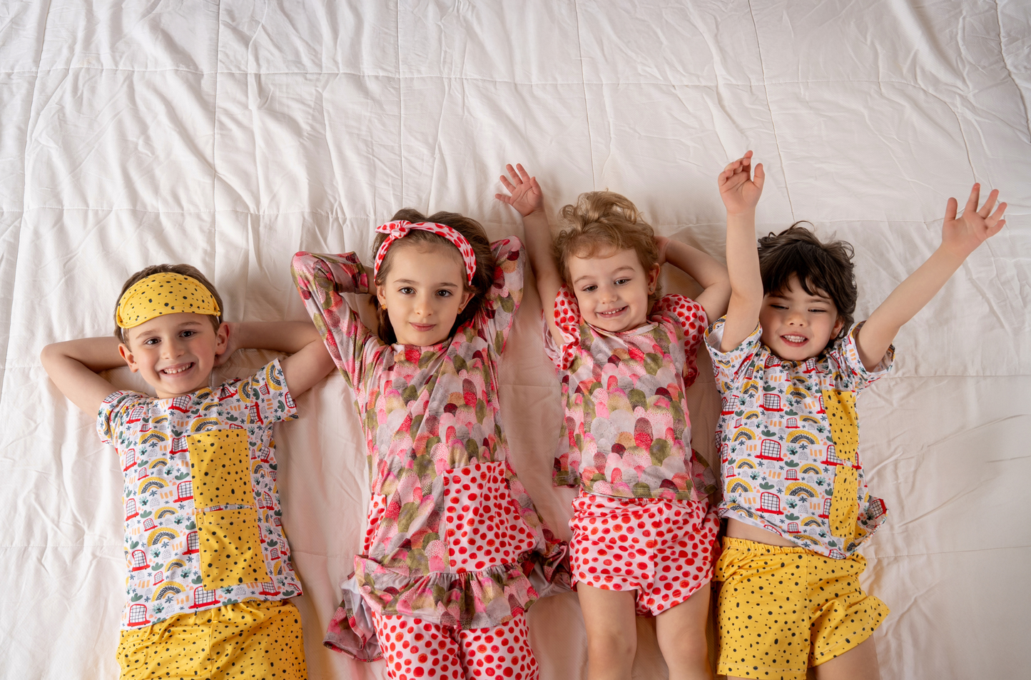 Conjunto Infantil Blusinha com Babado e Short Aquarela de Verão