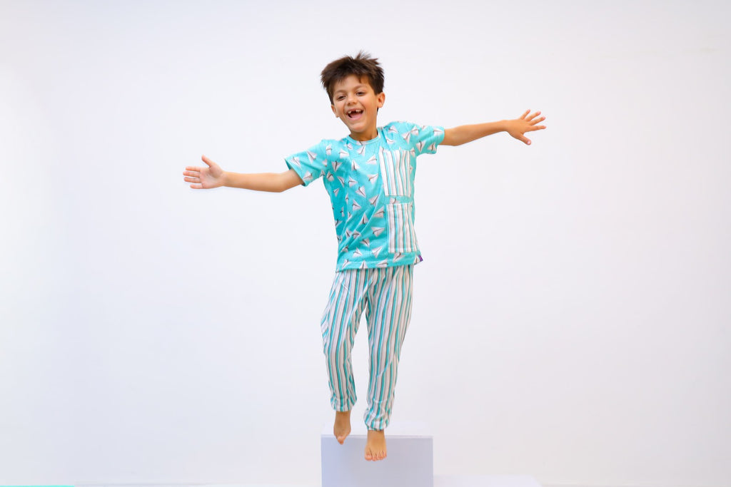 Conjunto Pijama Infantil Avião de Papel