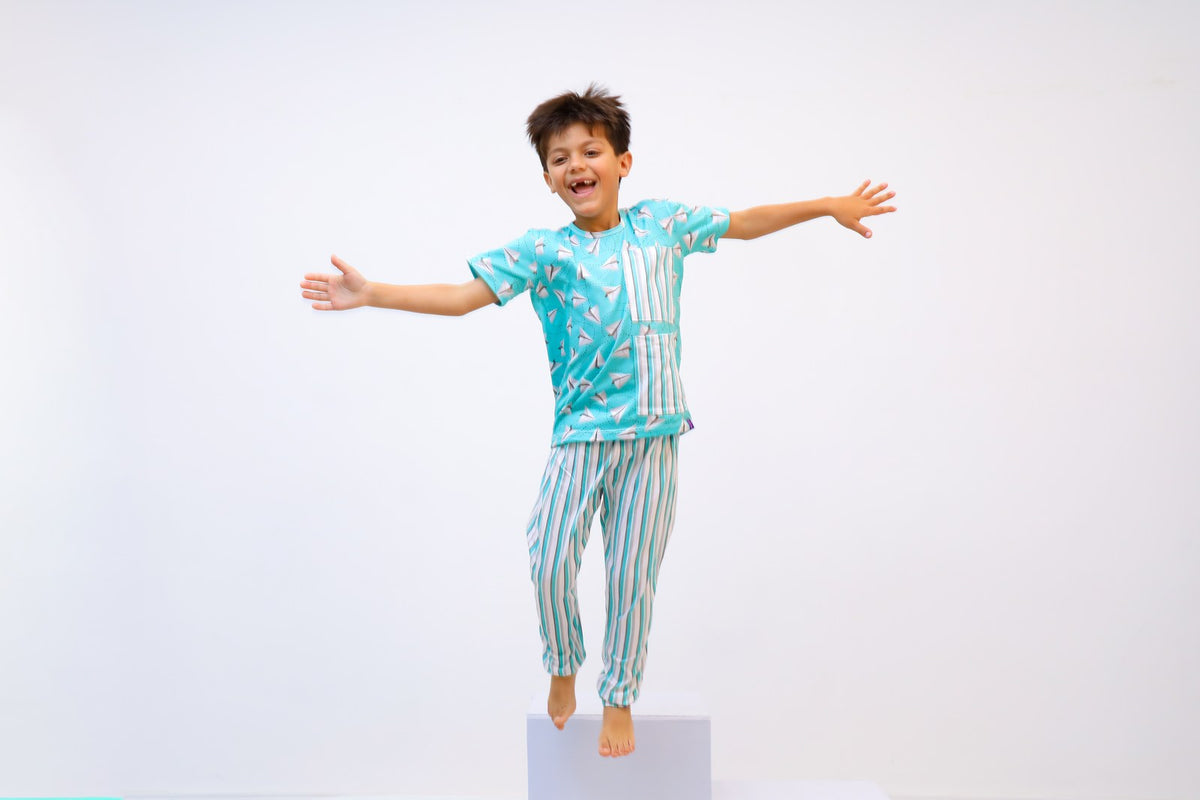 Conjunto Pijama Infantil Avião de Papel
